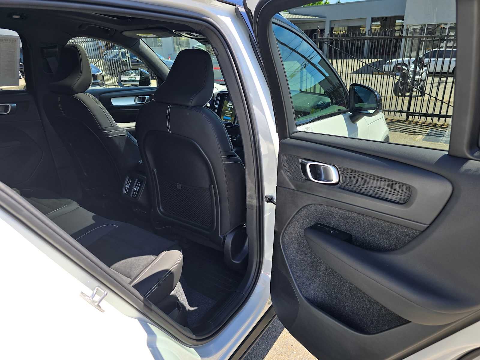 2026 Volvo XC40 Ultra Black Edition