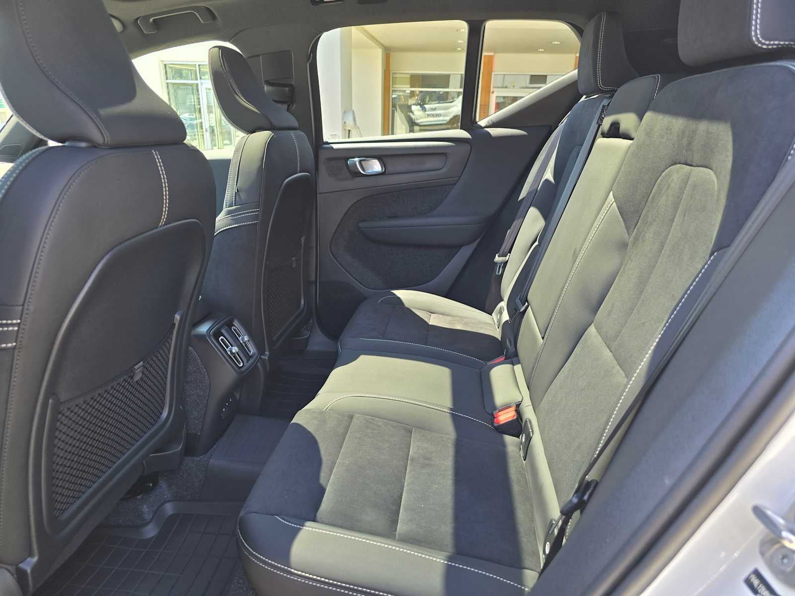 2026 Volvo XC40 Ultra Black Edition