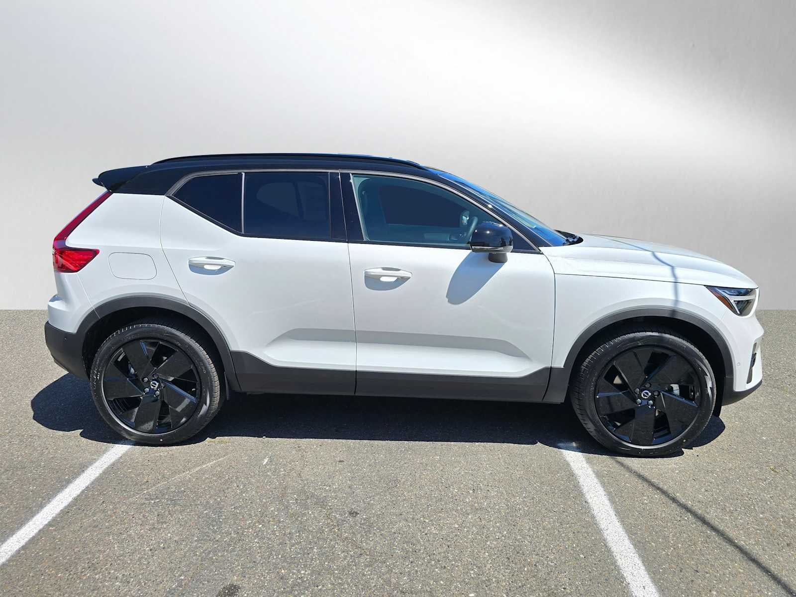 2026 Volvo XC40 Ultra Black Edition