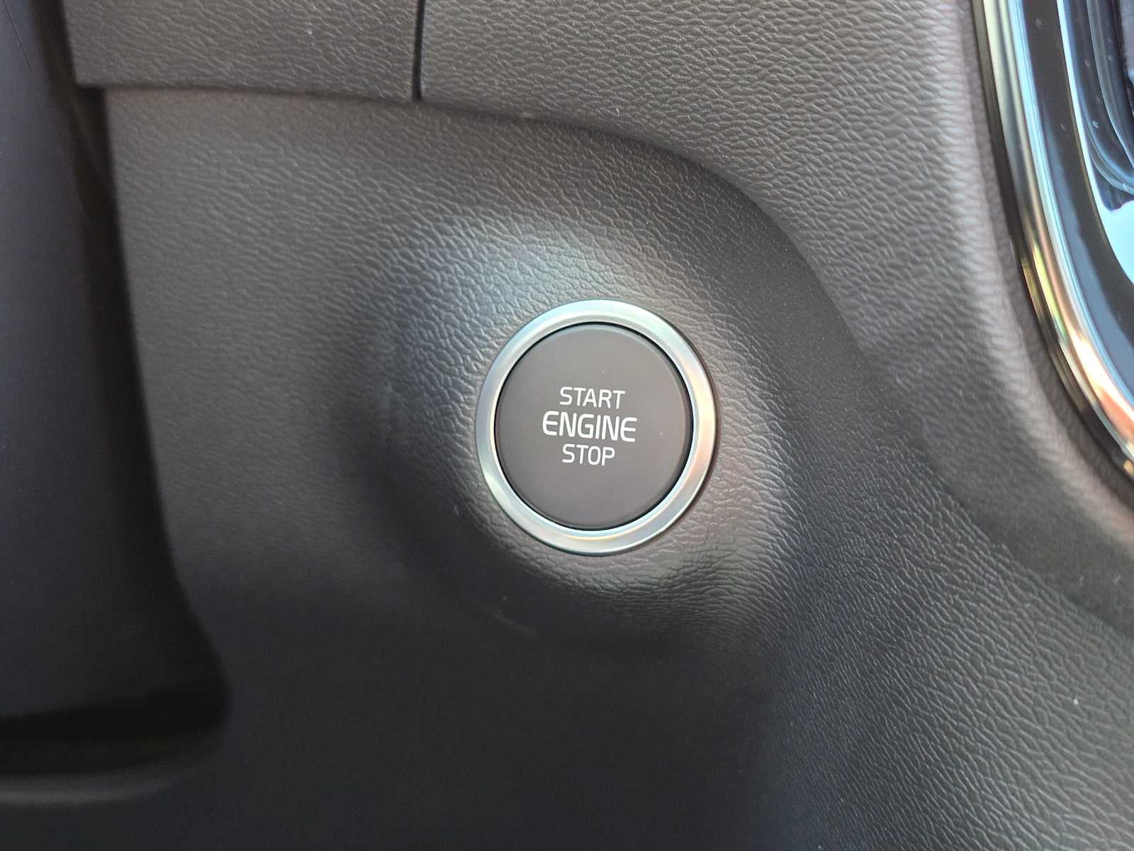 2026 Volvo XC40 Ultra Black Edition