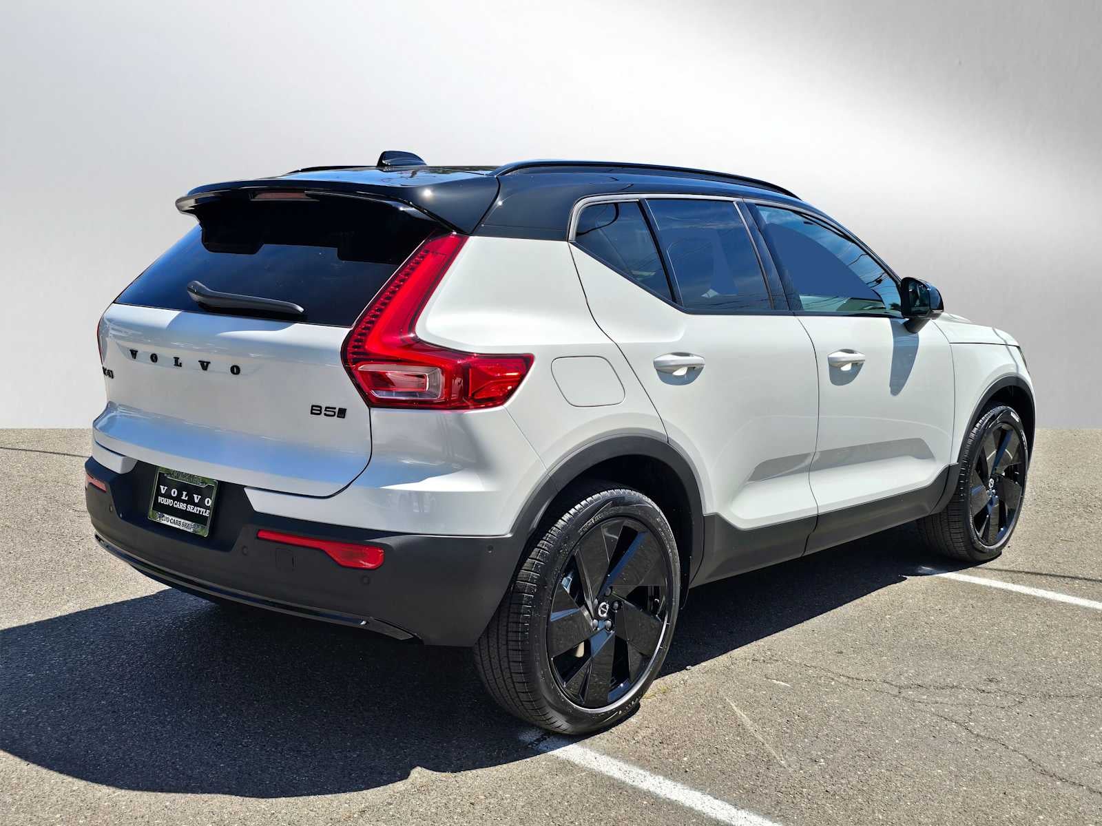 2026 Volvo XC40 Ultra Black Edition