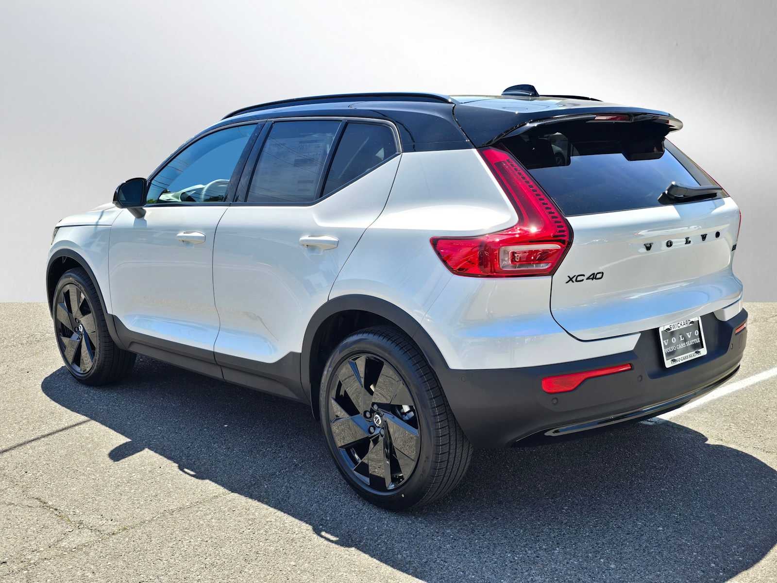 2026 Volvo XC40 Ultra Black Edition