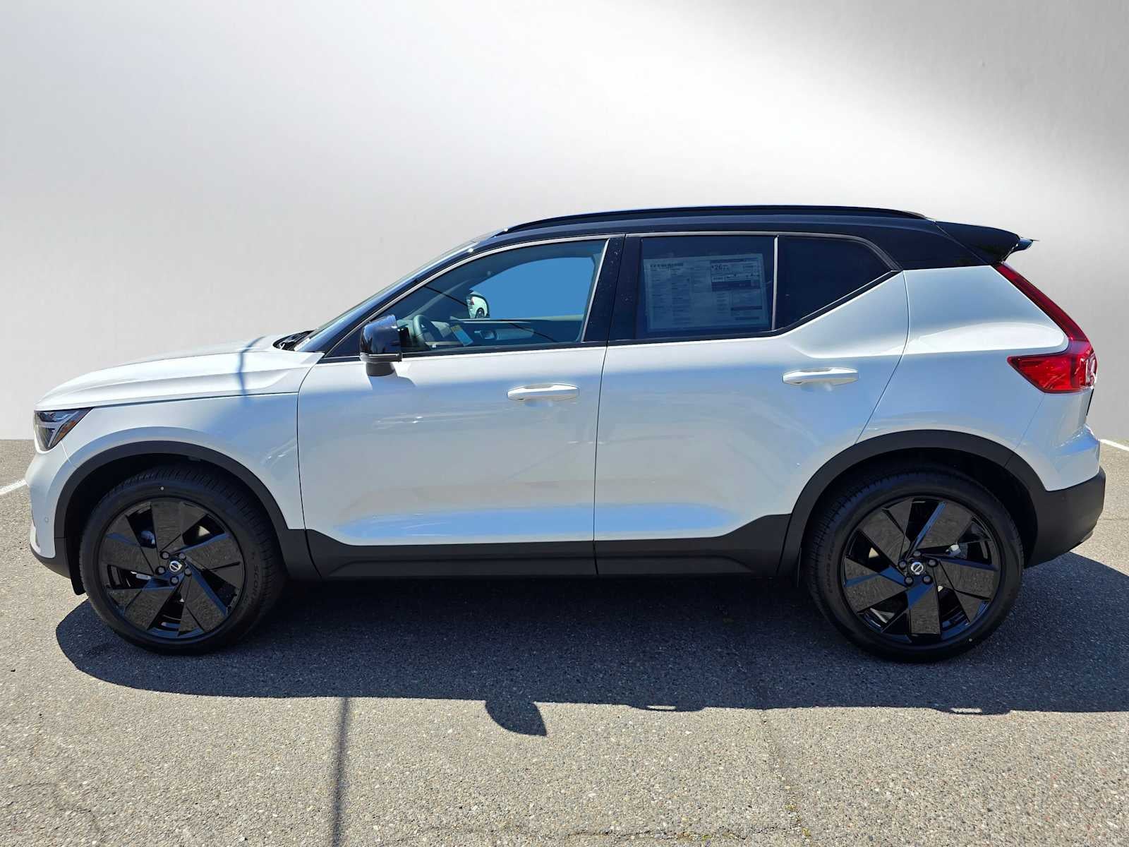 2026 Volvo XC40 Ultra Black Edition