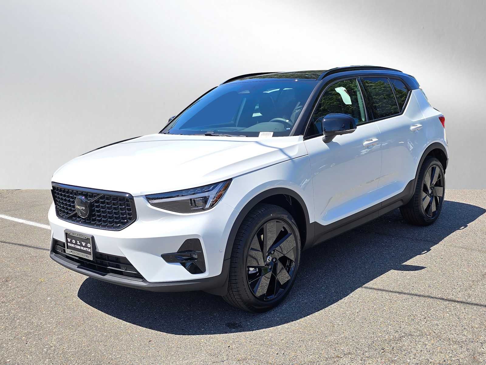 2026 Volvo XC40 Ultra Black Edition