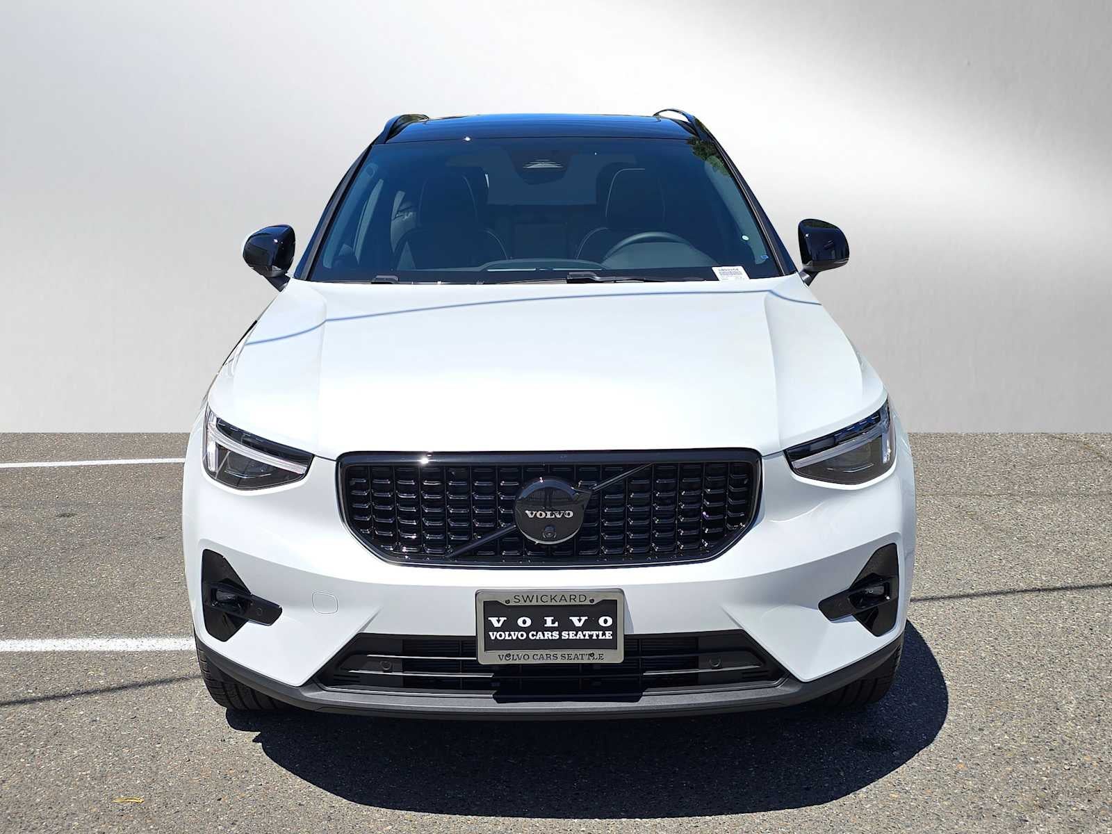 2026 Volvo XC40 Ultra Black Edition