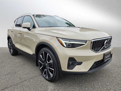 2025 Volvo XC40 Plus Bright Theme