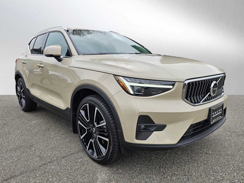 2025 Volvo XC40 Plus Bright Theme
