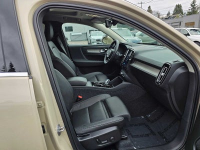 2025 Volvo XC40 Plus Bright Theme