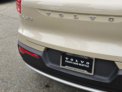 2025 Volvo XC40 Plus Bright Theme