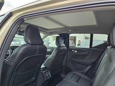 2025 Volvo XC40 Plus Bright Theme