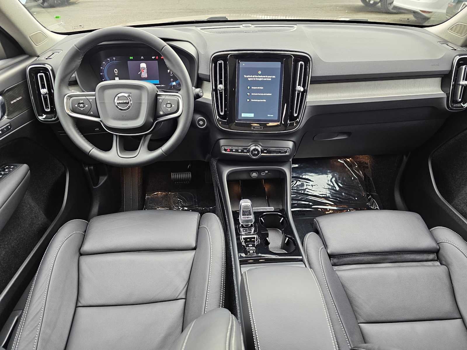 2025 Volvo XC40 Plus Bright Theme