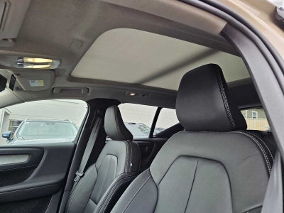 2025 Volvo XC40 Plus Bright Theme
