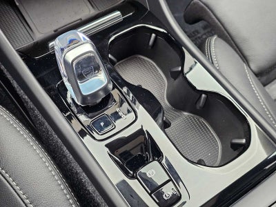 2025 Volvo XC40 Plus Bright Theme