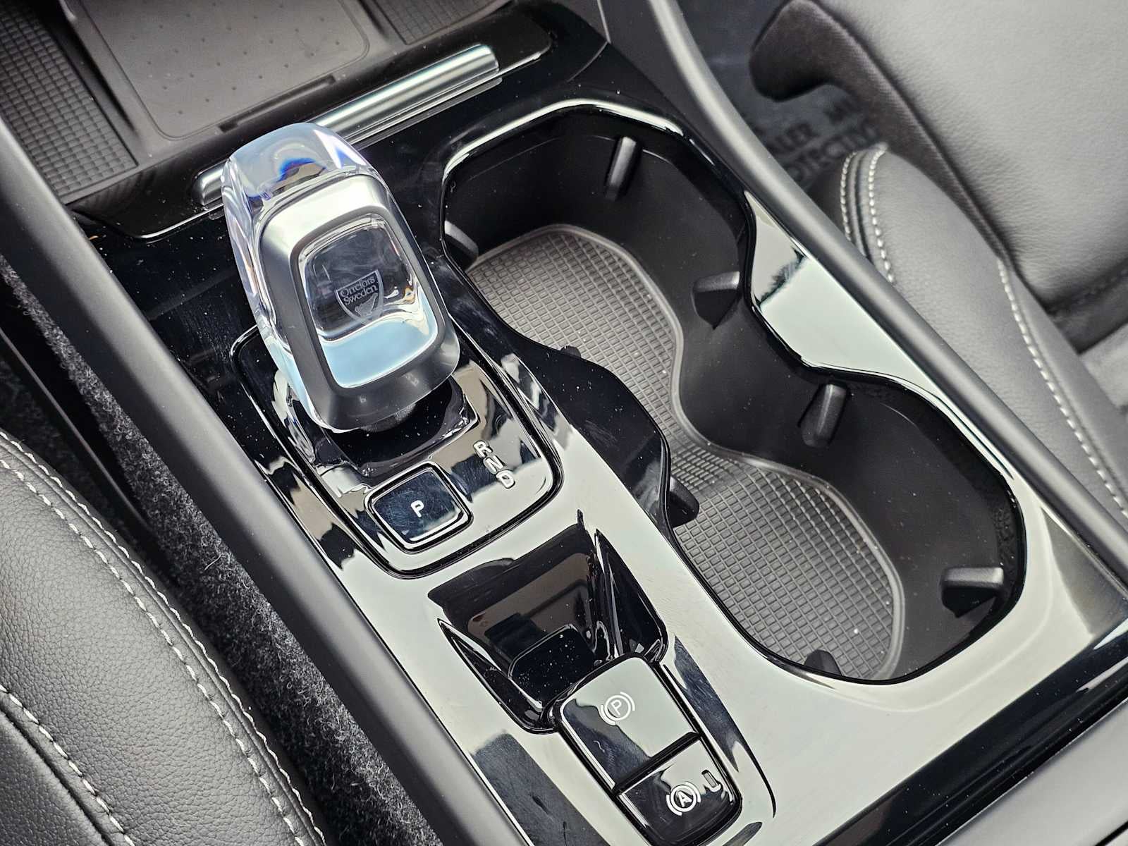 2025 Volvo XC40 Plus Bright Theme
