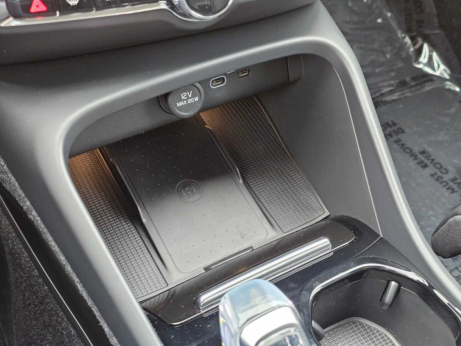2025 Volvo XC40 Plus Bright Theme