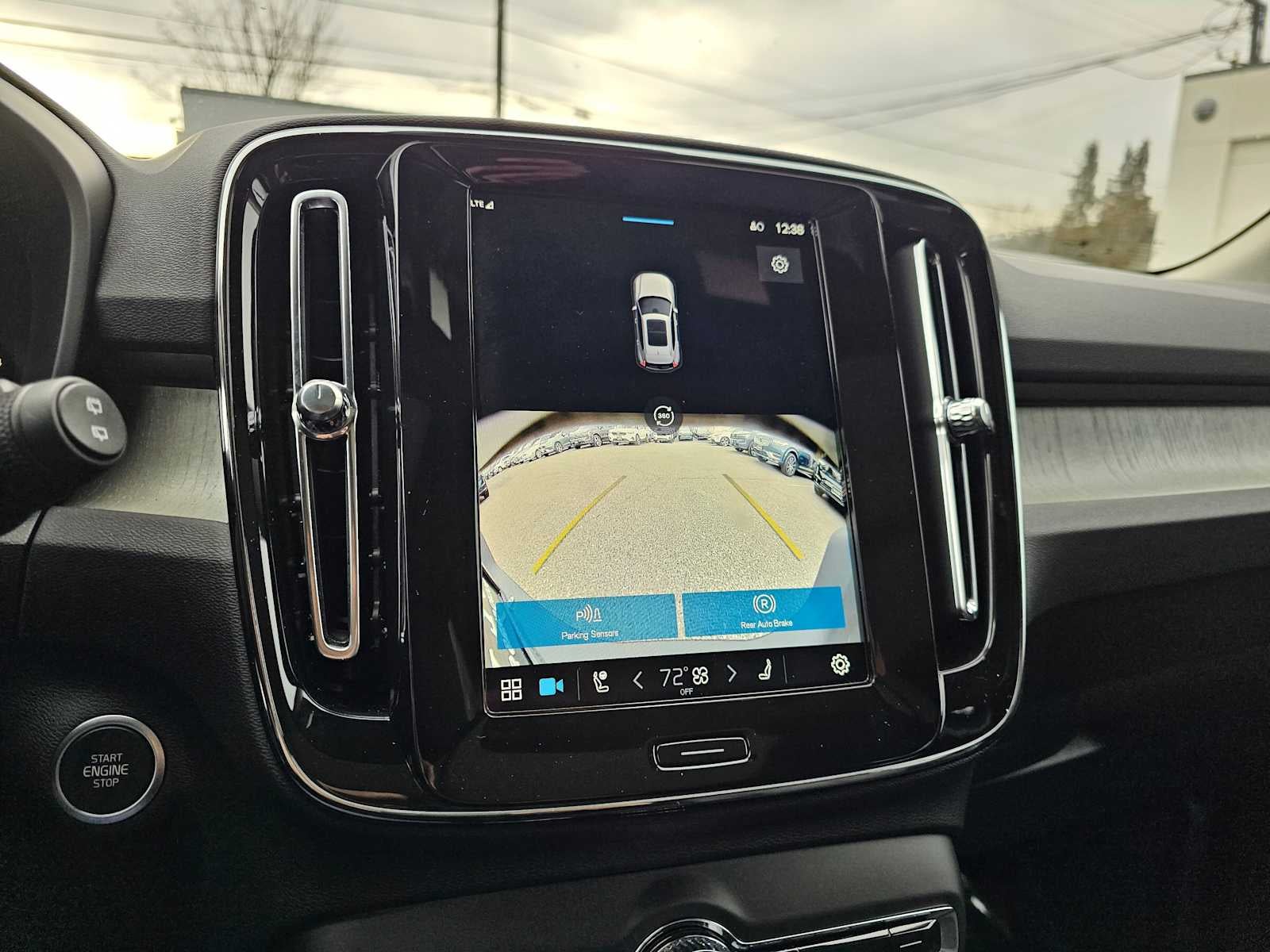2025 Volvo XC40 Plus Bright Theme