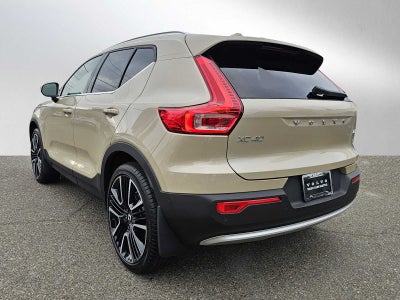 2025 Volvo XC40 Plus Bright Theme