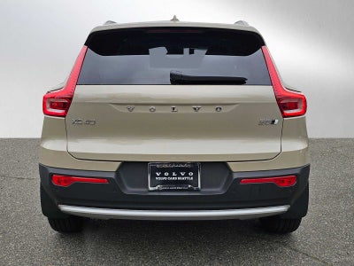 2025 Volvo XC40 Plus Bright Theme