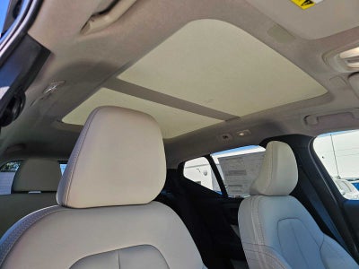 2025 Volvo XC40 Plus Bright Theme