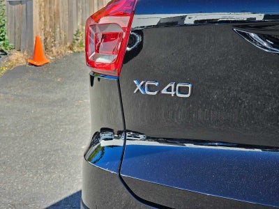 2025 Volvo XC40 Plus Bright Theme
