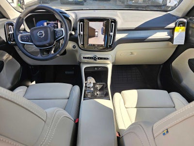 2025 Volvo XC40 Plus Bright Theme
