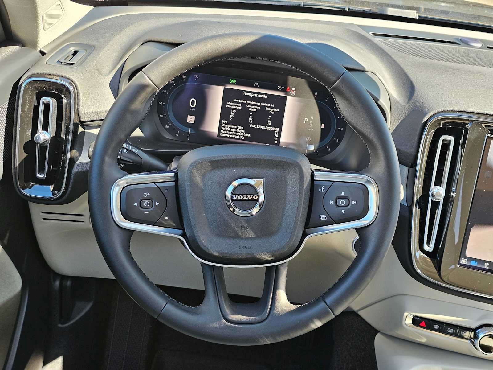 2025 Volvo XC40 Plus Bright Theme