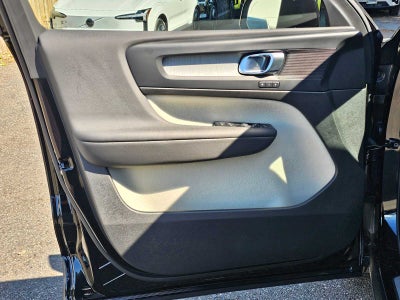 2025 Volvo XC40 Plus Bright Theme