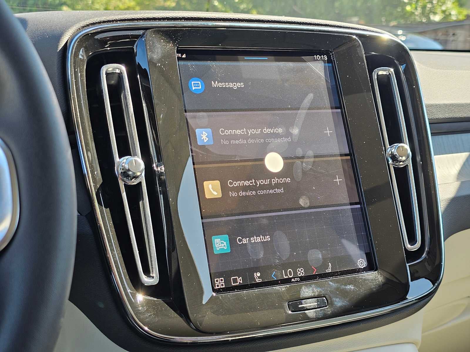 2025 Volvo XC40 Plus Bright Theme