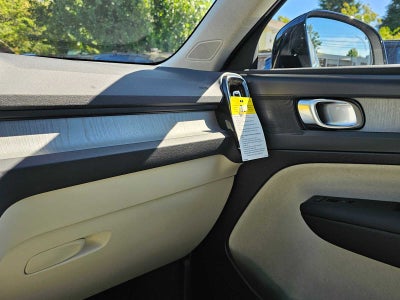 2025 Volvo XC40 Plus Bright Theme