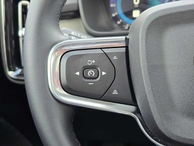 2025 Volvo XC40 Plus Bright Theme