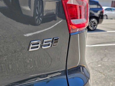 2024 Volvo XC40 Ultimate Bright Theme