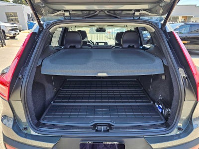 2024 Volvo XC40 Ultimate Bright Theme