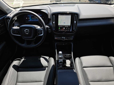2024 Volvo XC40 Ultimate Bright Theme