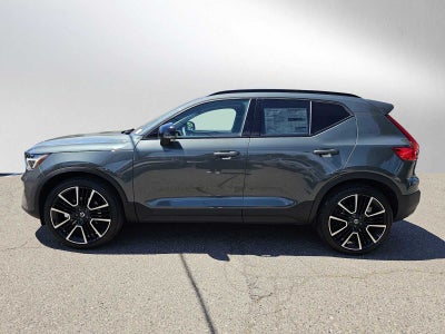2024 Volvo XC40 Ultimate Bright Theme