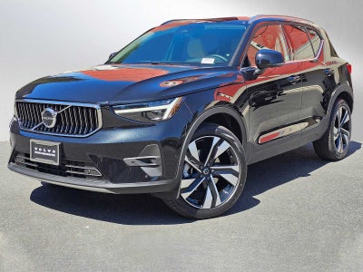 2025 Volvo XC40 Ultra Bright Theme