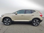 2025 Volvo XC40 Ultra Bright Theme
