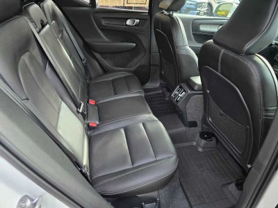 2025 Volvo XC40 Core Bright Theme