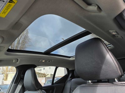 2025 Volvo XC40 Core Bright Theme