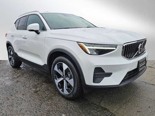 2025 Volvo XC40 Core Bright Theme