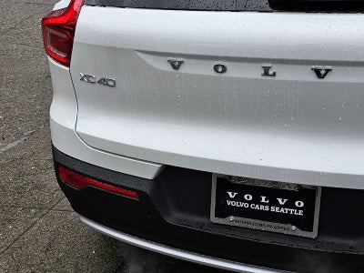 2025 Volvo XC40 Core Bright Theme