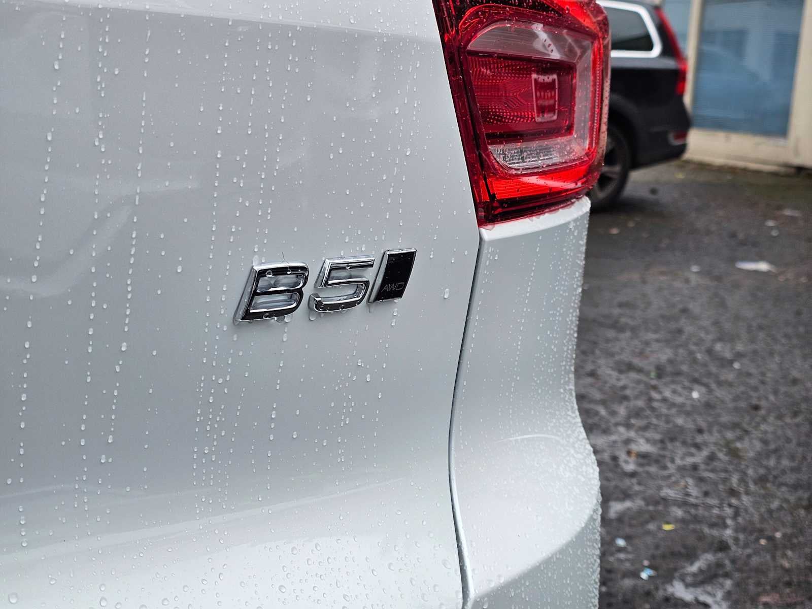 2025 Volvo XC40 Core Bright Theme