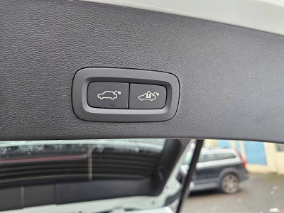 2025 Volvo XC40 Core Bright Theme