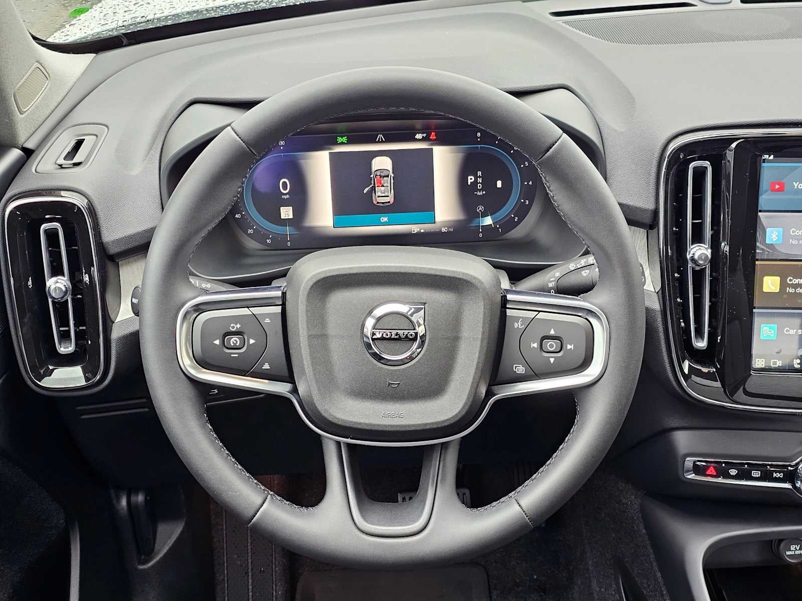 2025 Volvo XC40 Core Bright Theme