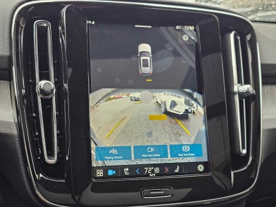 2025 Volvo XC40 Core Bright Theme