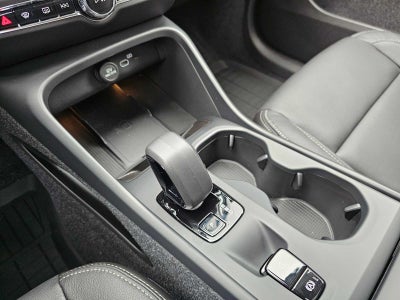 2025 Volvo XC40 Core Bright Theme