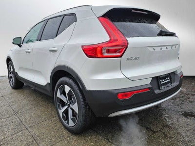 2025 Volvo XC40 Core Bright Theme