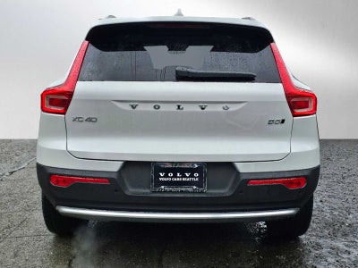 2025 Volvo XC40 Core Bright Theme