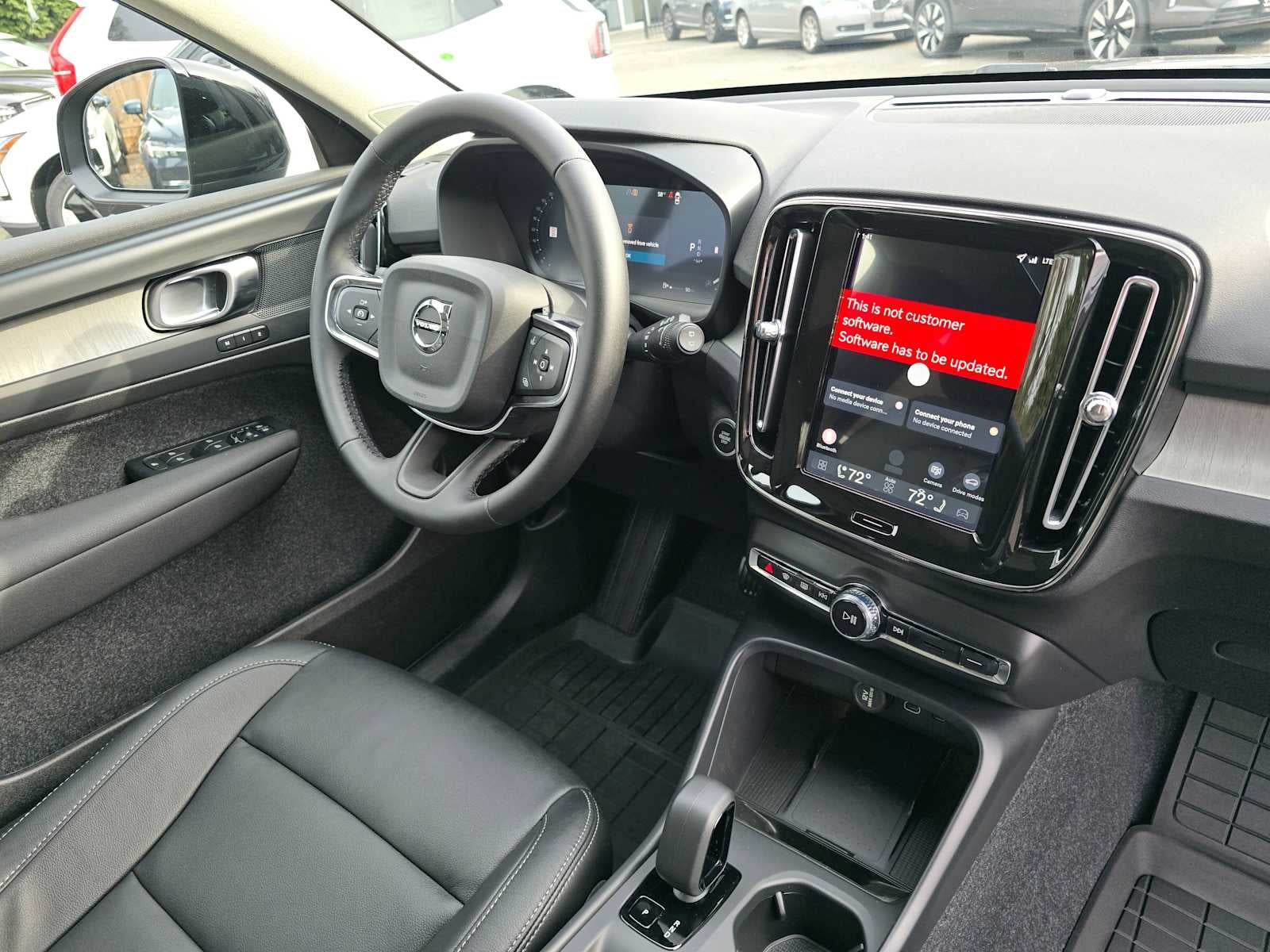 2026 Volvo XC40 Core