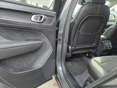 2026 Volvo XC40 Core