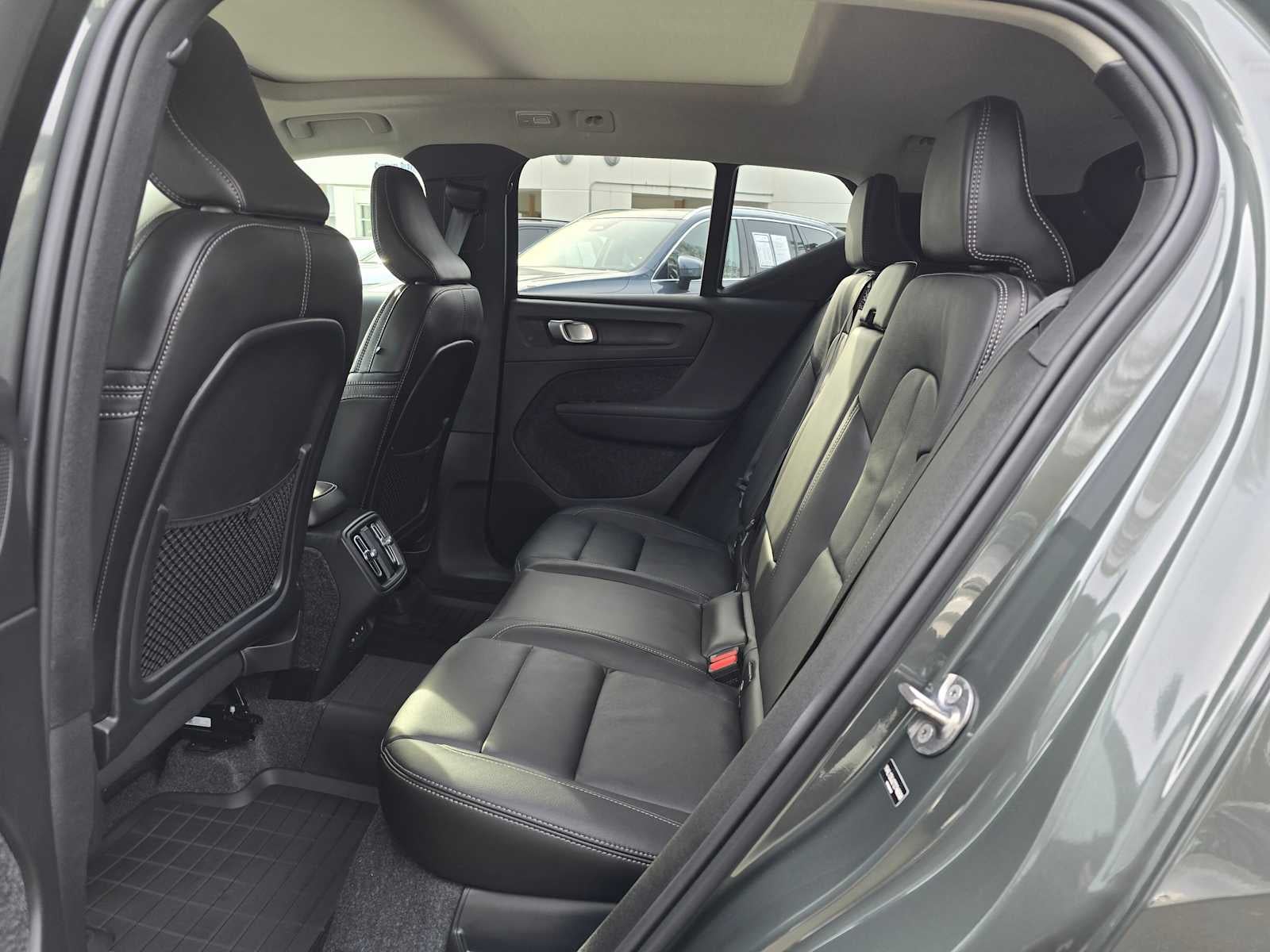 2026 Volvo XC40 Core